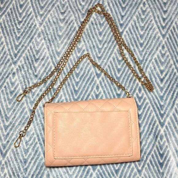 NWT DESIGNER VEGAN EST 2005 PINK QUILTED CLUTCH 100% VEGAN FRIENDLY W DETACHABLE - Picture 7 of 7